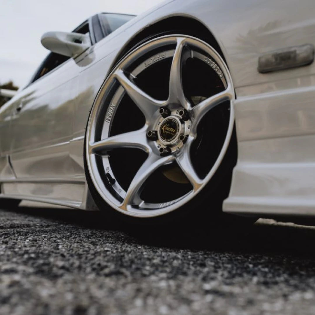 TANDEM - Hyper Silver, on a car