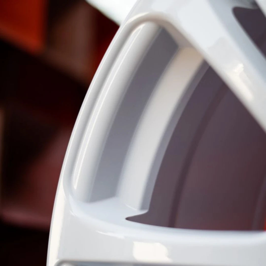 NEO - Gloss White, rim close-up