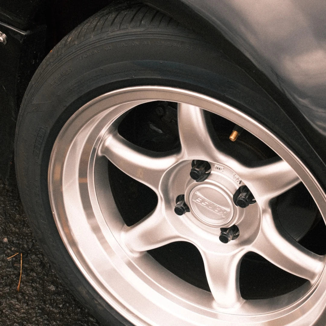 TANDEM 15" - Hyper Silver Machined Lip, rim close-up